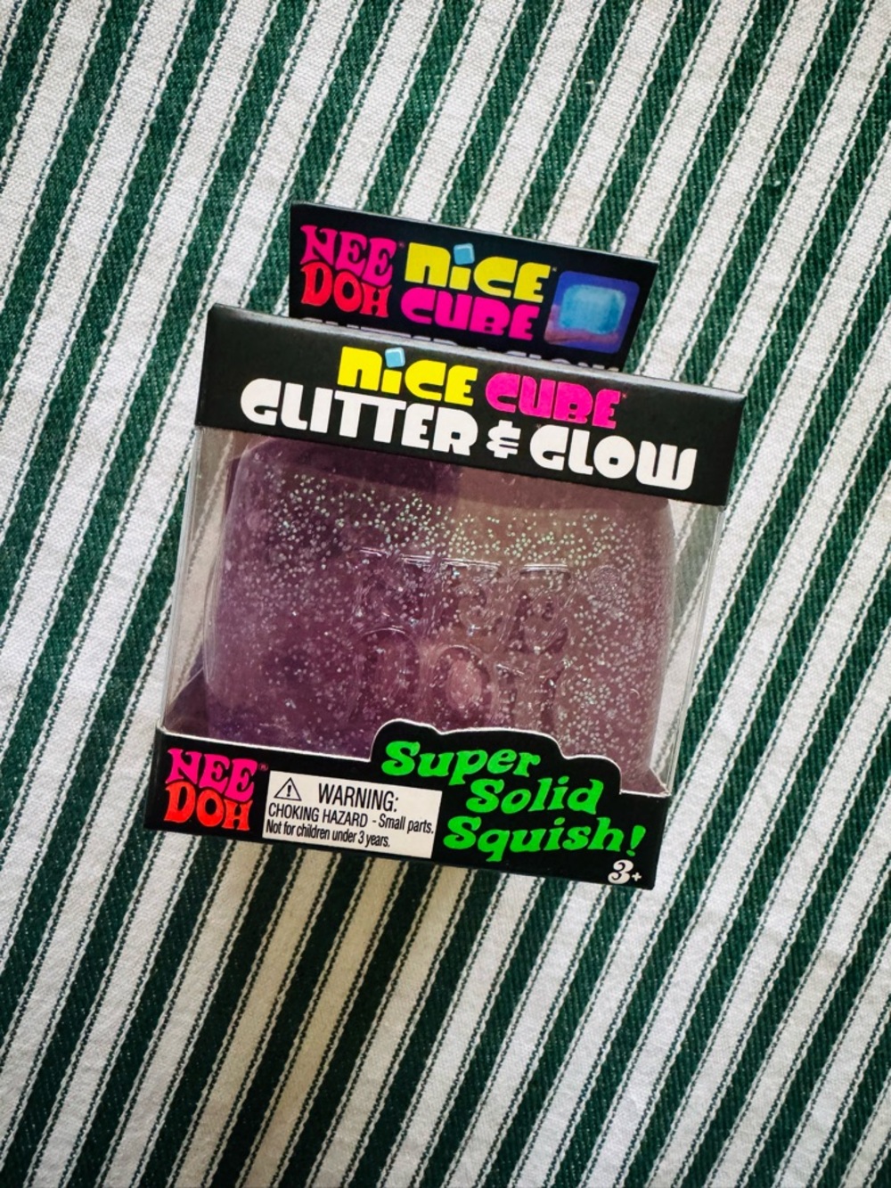 Nice Cube Glitter & Glow Super Solid Squish - Purple